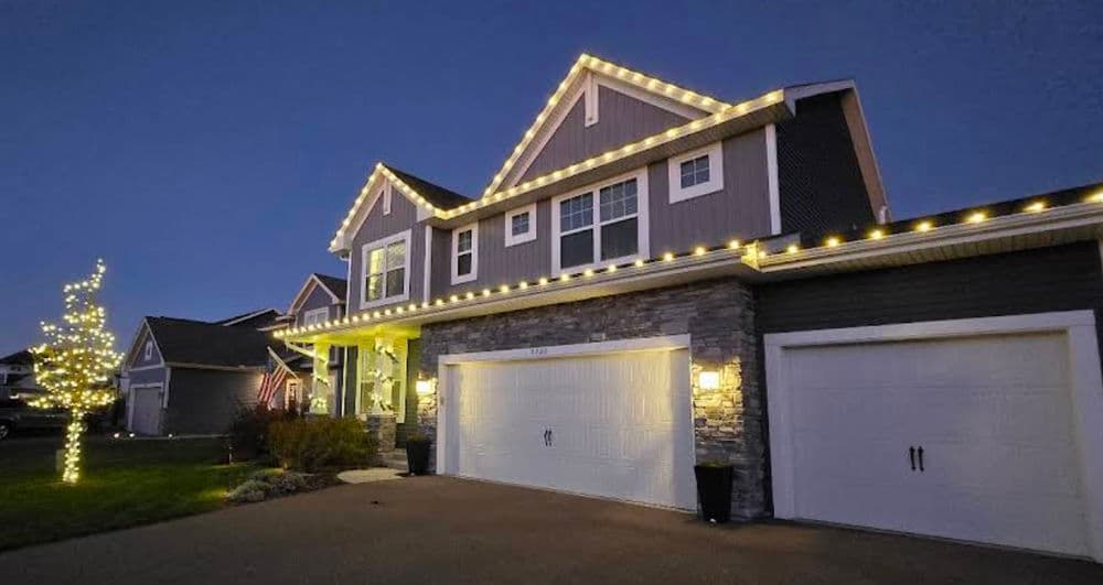 Enchanting Holiday Lighting in Woodbury image